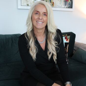 Dr Glenda Rivoallan